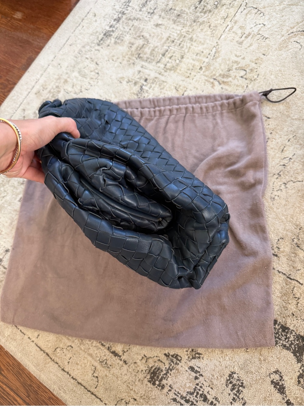 Bottega Veneta Navy Leather Pouch clutch - Picture 4 of 5